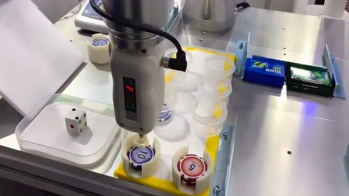 工業機器人展會 眼花繚亂的機械手，流水線迎來“無人工”時代
